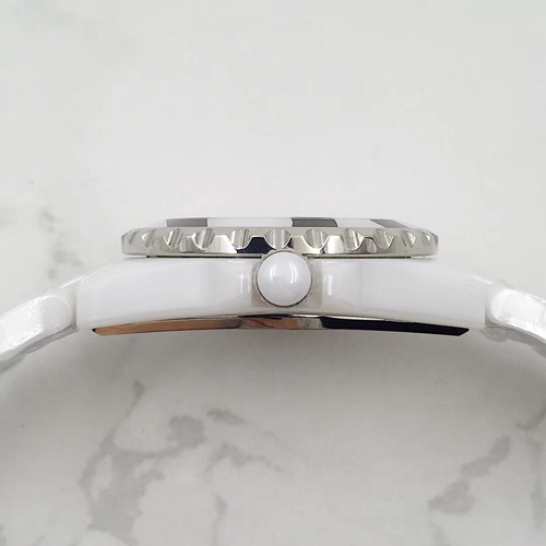 シャネル時計側面デザイン